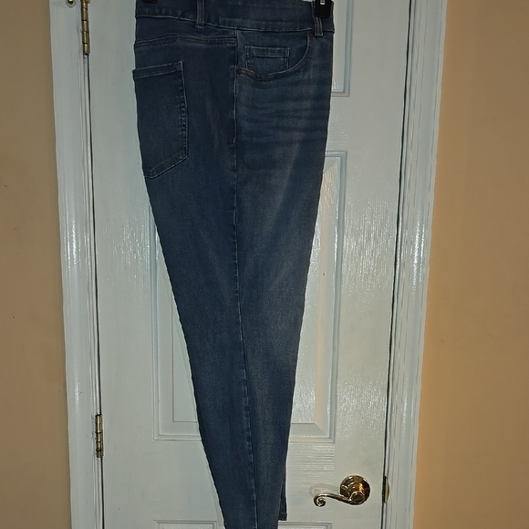 Lane Bryant Light Blue Skinny Jeans - Picture 6 of 7